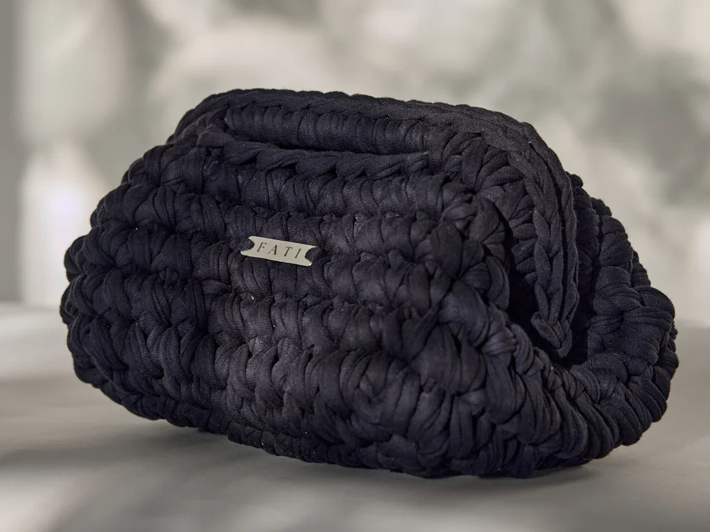 FATI Whatever Pouch Ručně háčkovaný pouch ze 100% bavlny